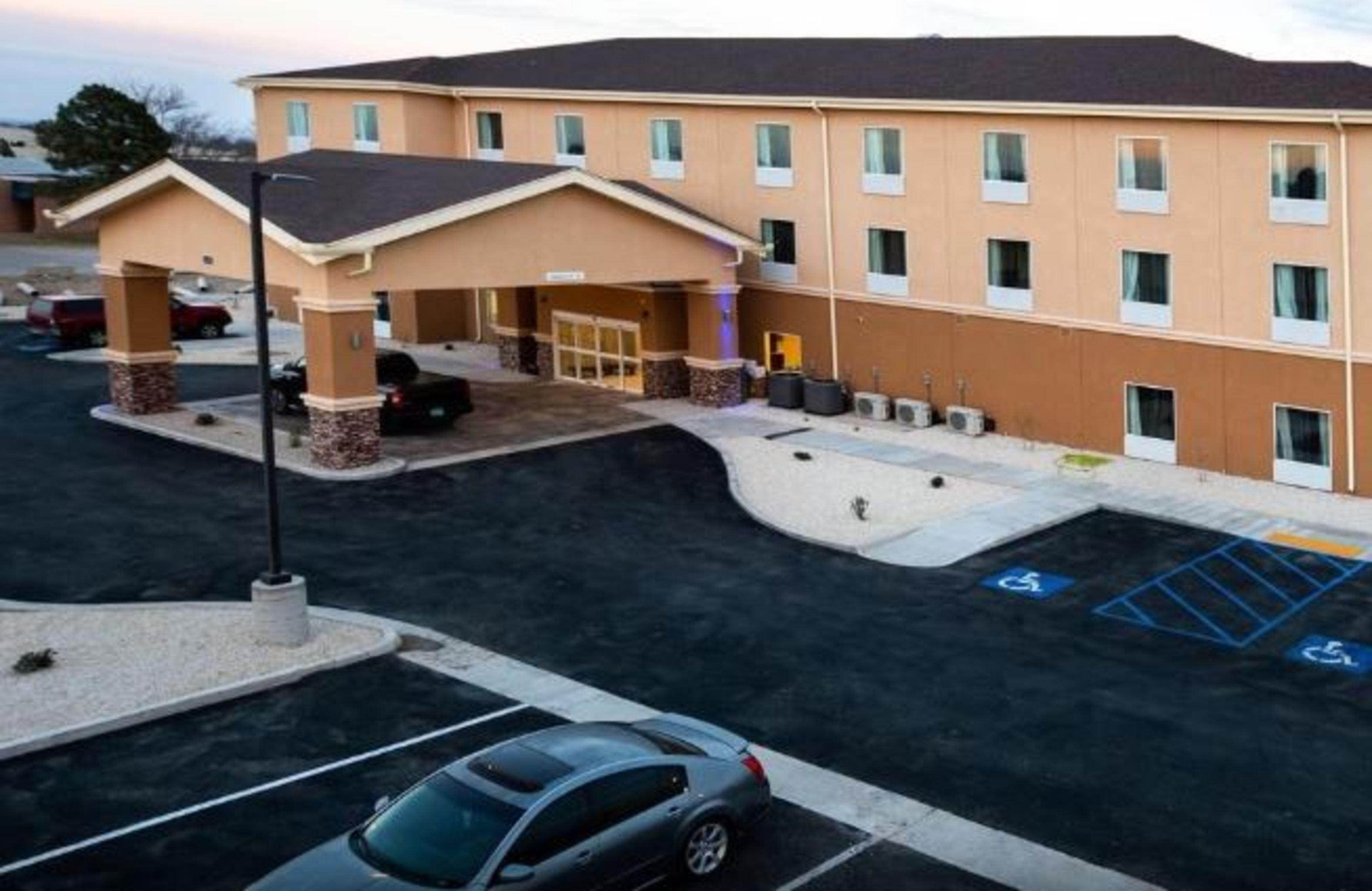 Quality Inn & Suites Carlsbad Caverns Area Екстер'єр фото