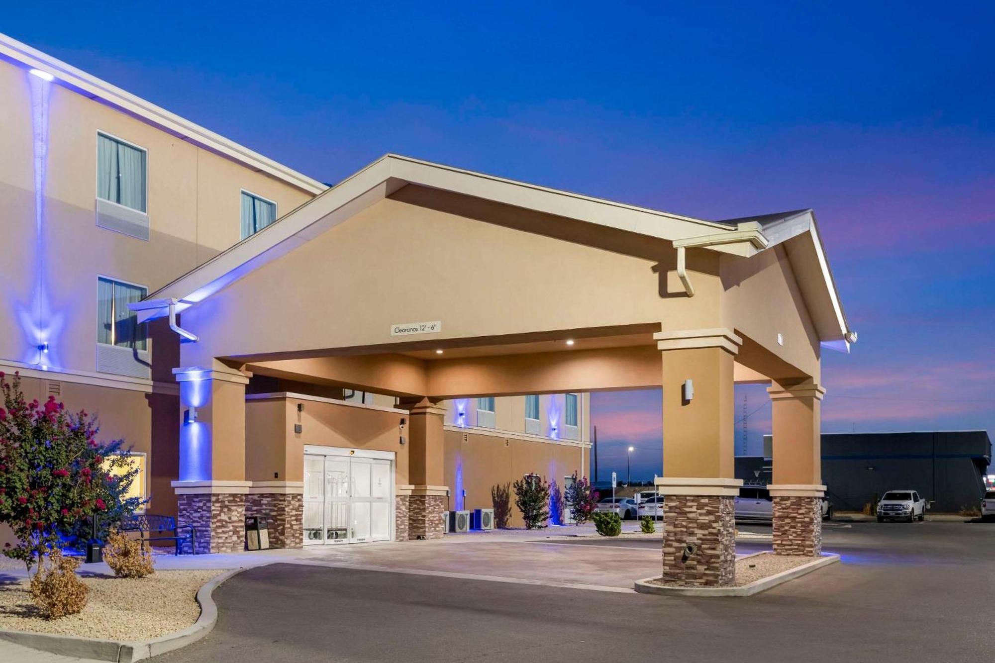 Quality Inn & Suites Carlsbad Caverns Area Екстер'єр фото