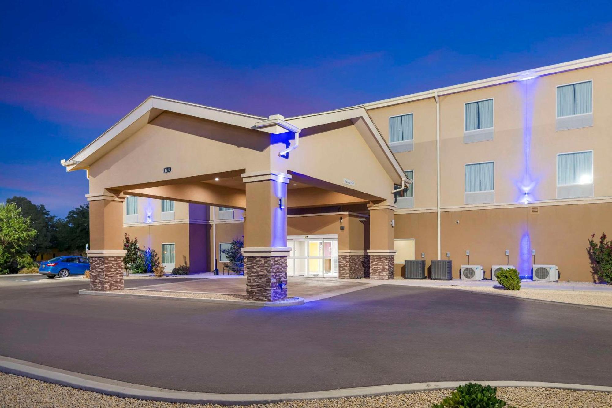 Quality Inn & Suites Carlsbad Caverns Area Екстер'єр фото
