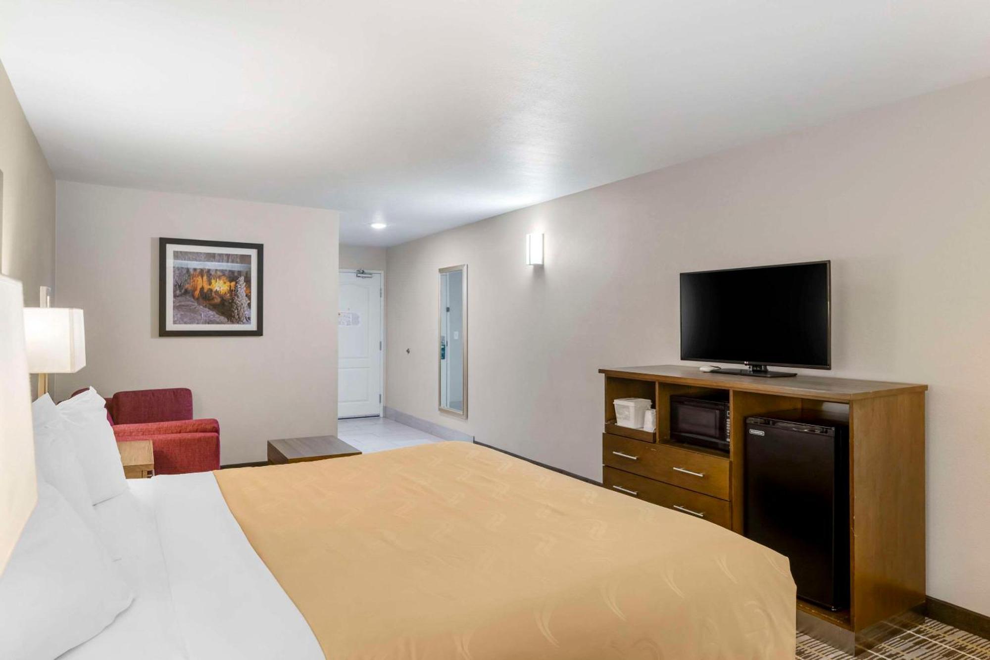 Quality Inn & Suites Carlsbad Caverns Area Екстер'єр фото