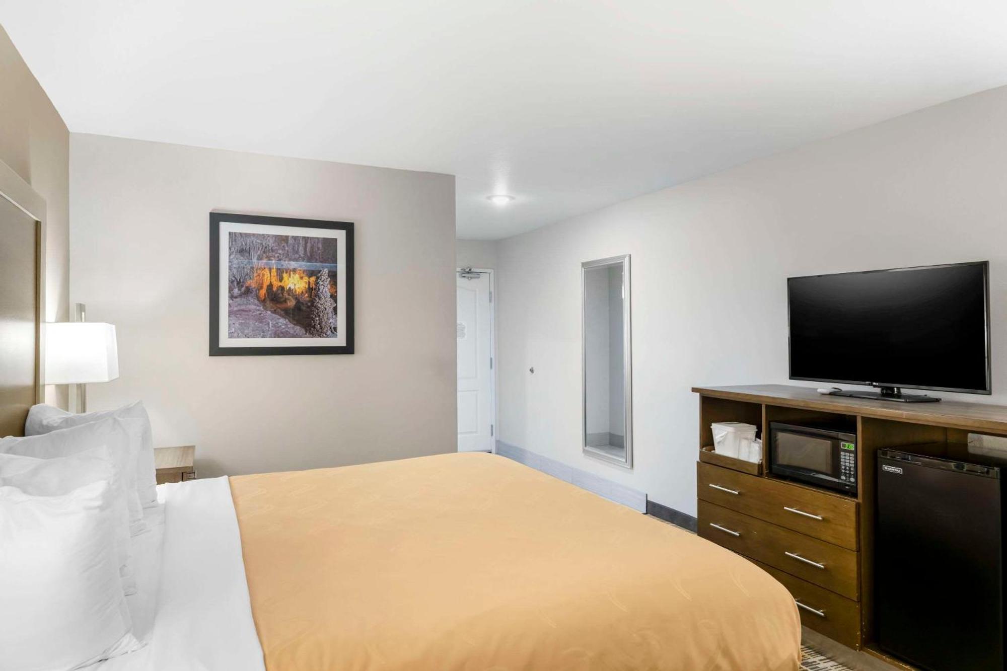 Quality Inn & Suites Carlsbad Caverns Area Екстер'єр фото