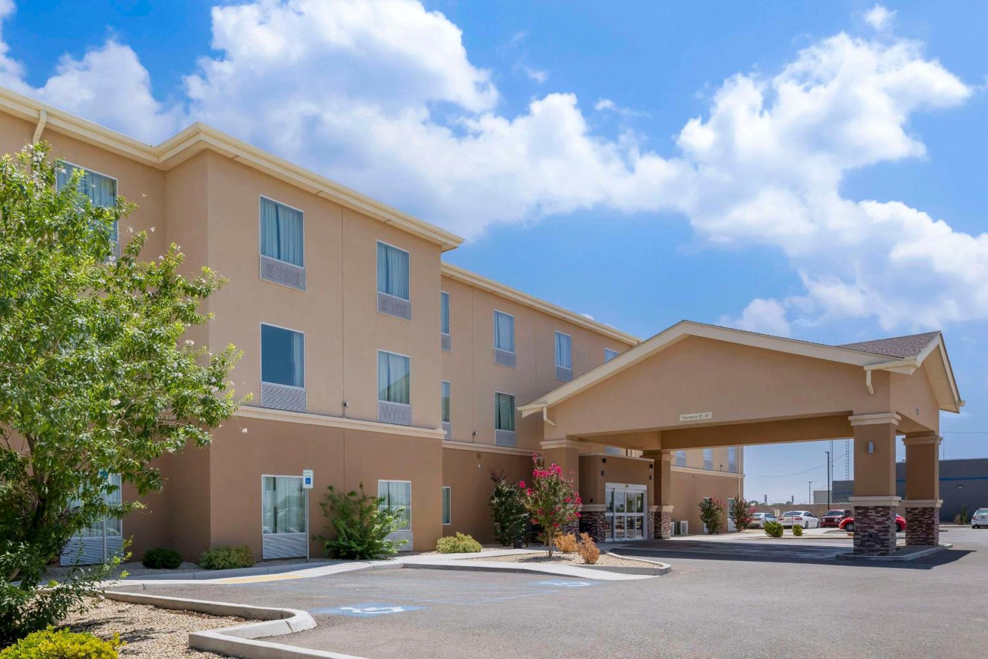 Quality Inn & Suites Carlsbad Caverns Area Екстер'єр фото