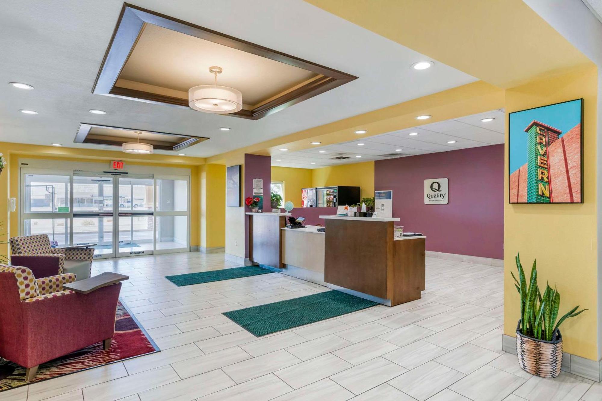 Quality Inn & Suites Carlsbad Caverns Area Екстер'єр фото